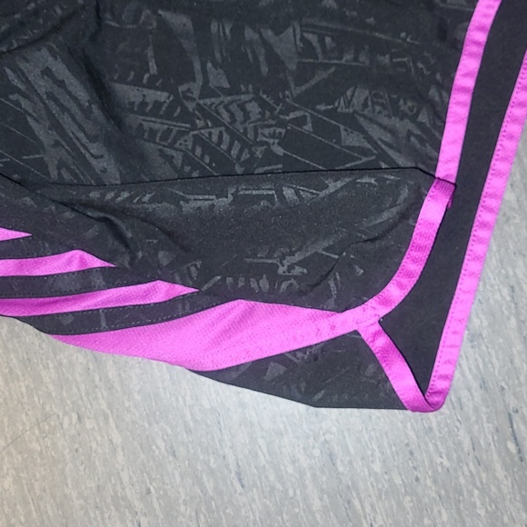 3/15❤️Adidas Climate Lined shorts. XS - Picture 2 of 10